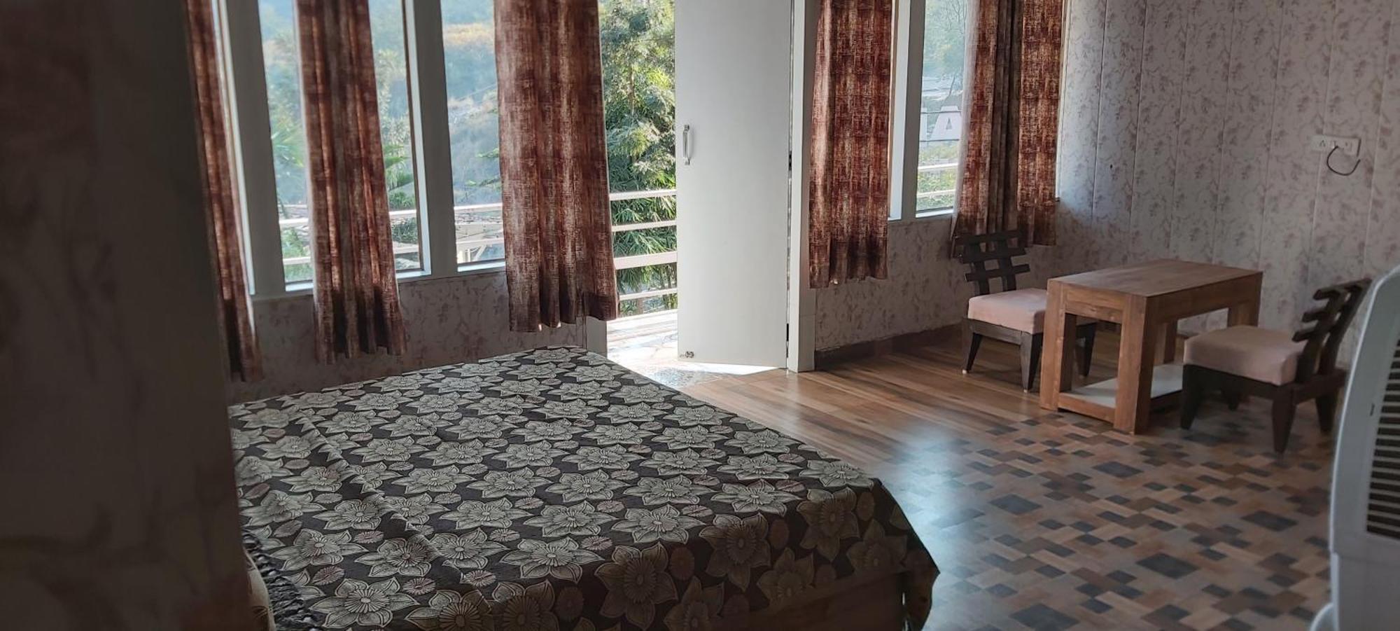 Valley Retreat Home Stay Dehradun Phòng bức ảnh